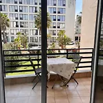 شقة Golem Premium Beach Apartments