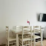 Golem Premium Beach Apartments شقة *